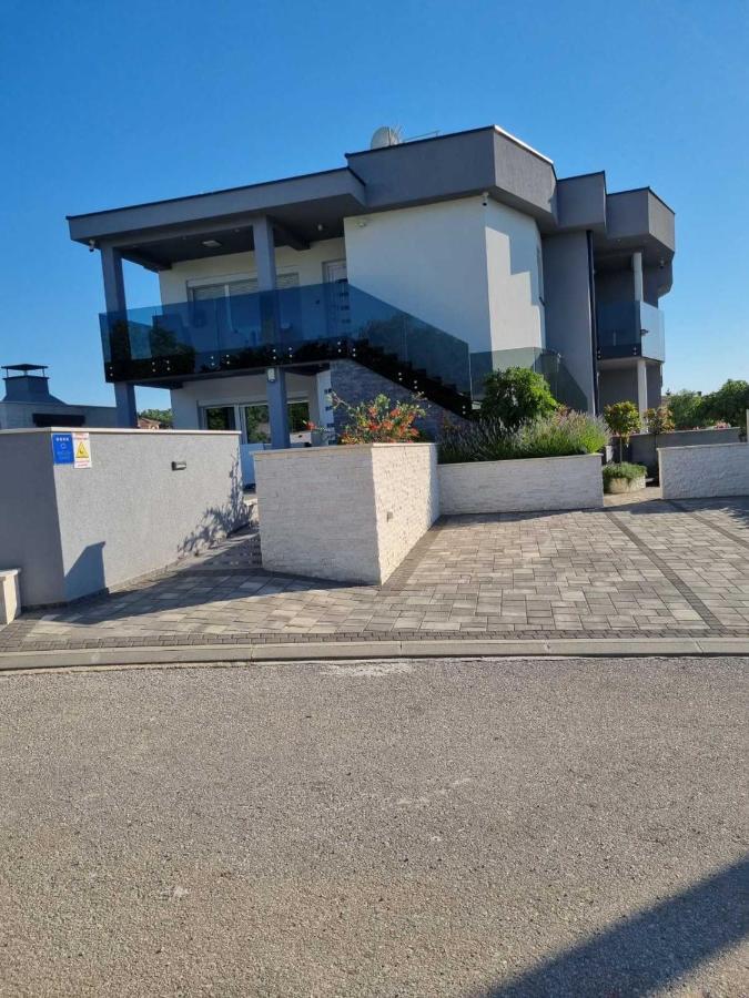 Apartman Paola Vrh  Ngoại thất bức ảnh